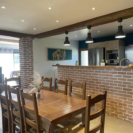 Nature 5 Pers. Au Pied Du Puy St Ambroise - Fr-1-489-440 Vakantiehuis