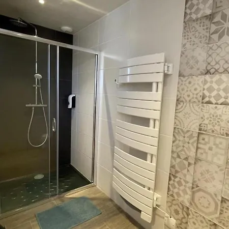 Vakantiehuis Nature 5 Pers. Au Pied Du Puy St Ambroise - Fr-1-489-440