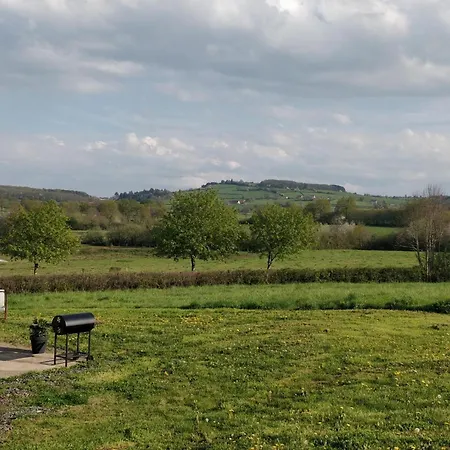 Nature 5 Pers. Au Pied Du Puy St Ambroise - Fr-1-489-440