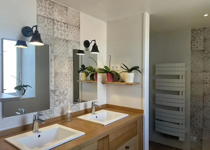 Nature 5 Pers. Au Pied Du Puy St Ambroise - Fr-1-489-440 * Saint-Leon (Allier)